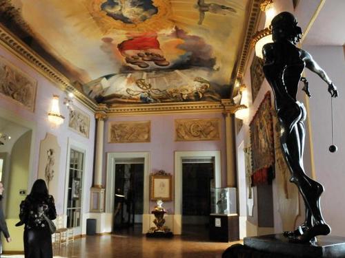 Barcelona Sala Mae West Excursion Prices